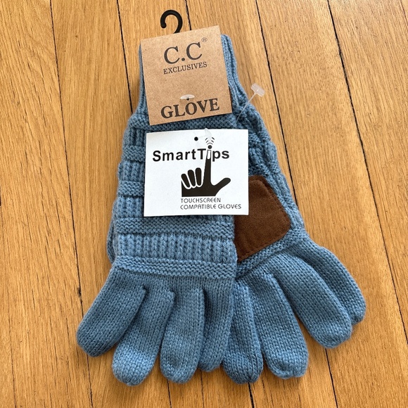 C.C Accessories - C.C Exclusives SmartTips Gloves Light Blue NWT’s!